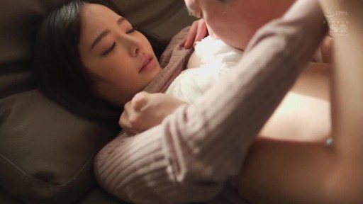 SSNI-984 초로대가의 독수리가 3년 123일간 걸어, 비밀리에 눈을 돌리고 있던 옆에 사는 여대생의 약점에 넣어 육체와 정신의 조교를 완수시킨 이야기. 산노미야 츠바키